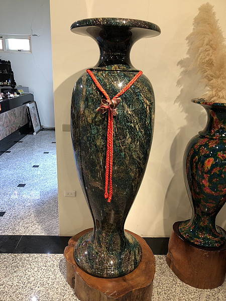 七彩藝石花瓶      貴人